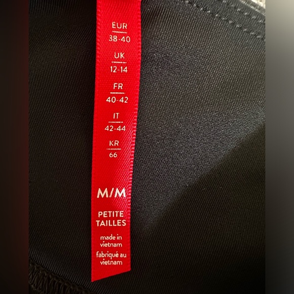 Spanx Black Faux Leather High Waist leggings Size Medium Petite - Picture 10 of 11